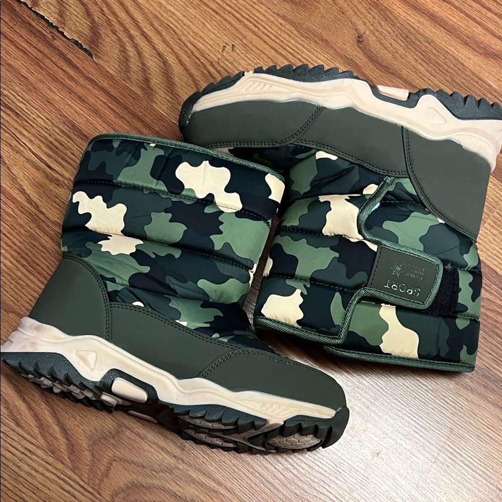 Kids Camouflage Winter Boots New With Defects (Up on Offers)